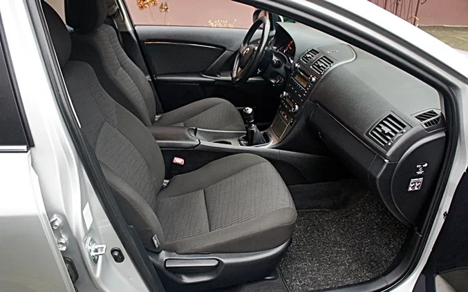 Toyota Avensis cena 26999 przebieg: 227000, rok produkcji 2009 z Raciąż małe 407